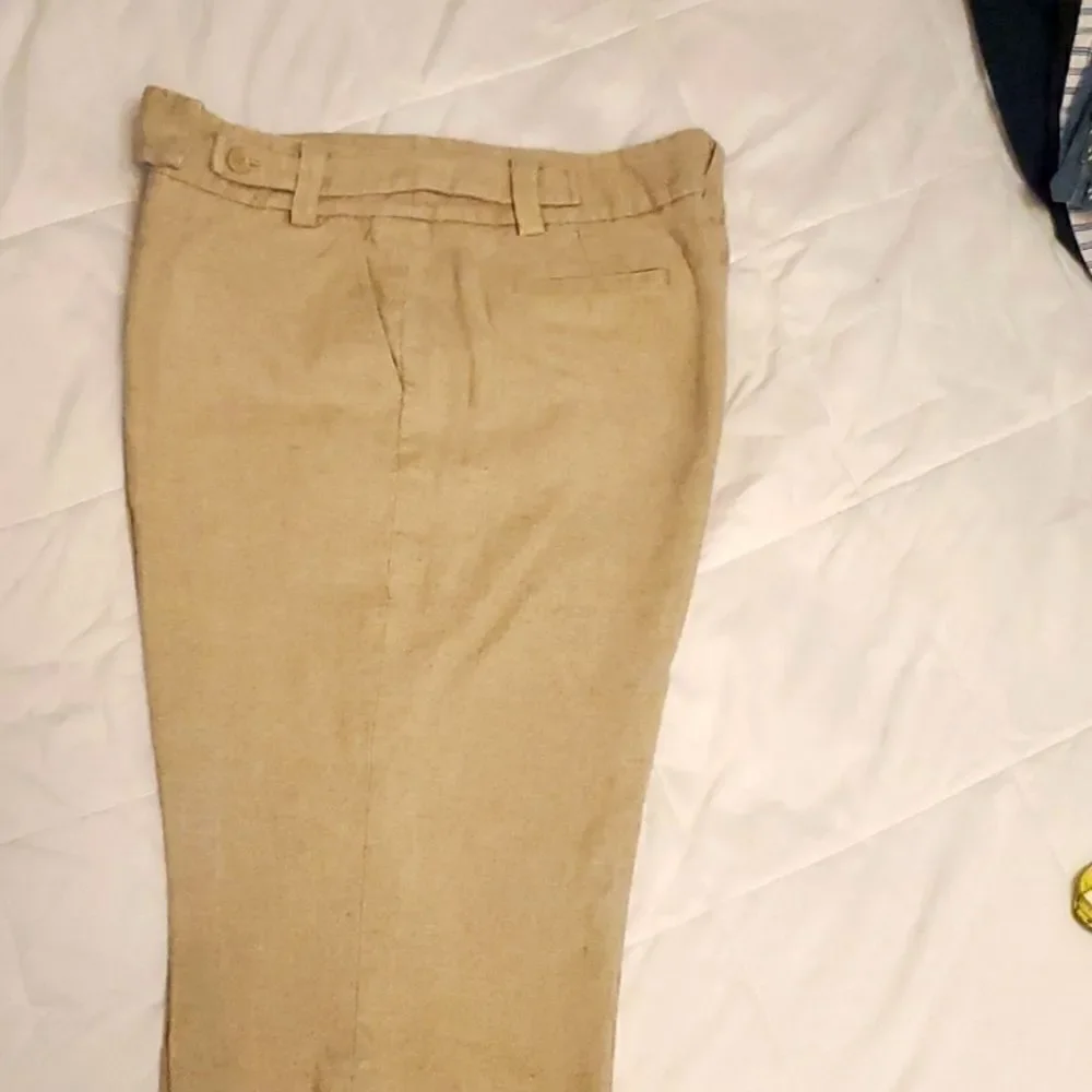 Peter Nygard collection, womans linen shorts 12 petite